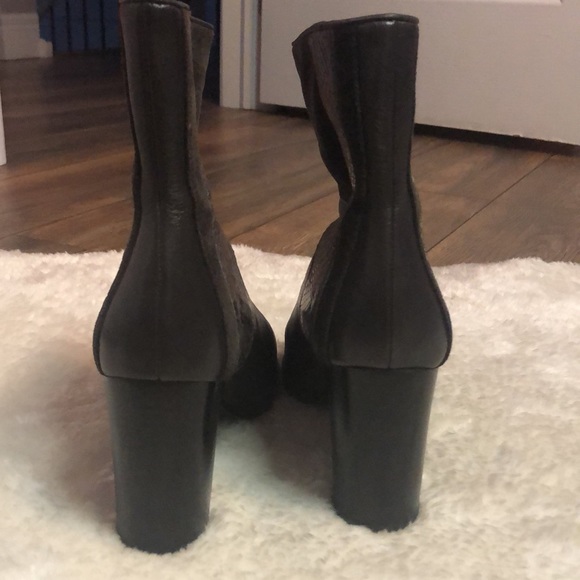 Diane Von Furstenberg grey leather heeled ankle boots, size 6.5 - Picture 3 of 6